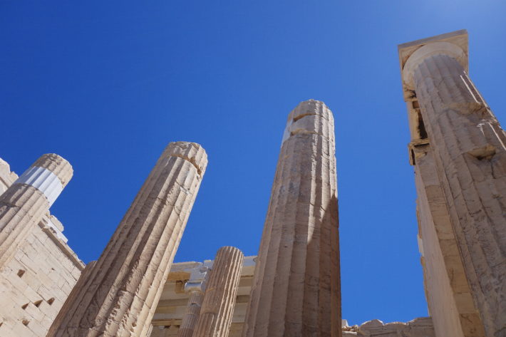 akropolis columns